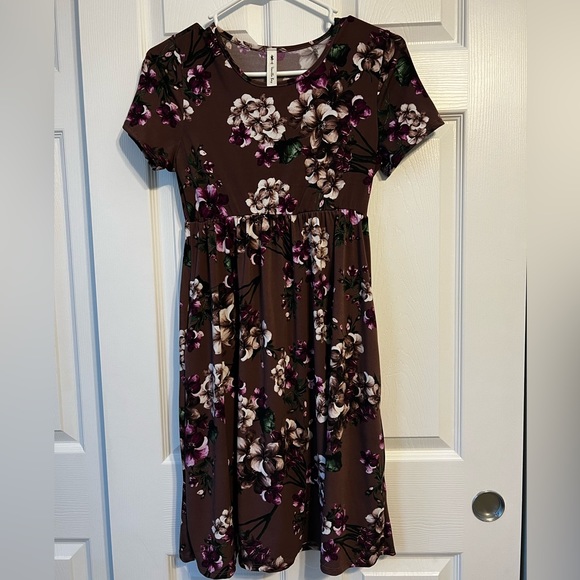 Floral dress with pockets - Picture 2 of 4